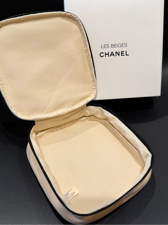 chanel travel makeup bag CHANEL Les Beiges Travel Makeup Bag Cosmetic Pouch Lightweight